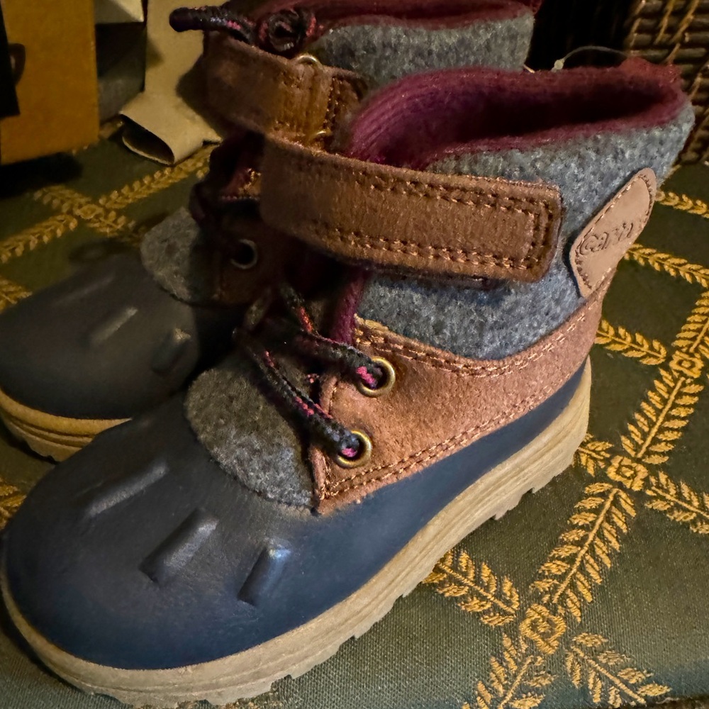 Never worn Carter’s boots for toddler boy!